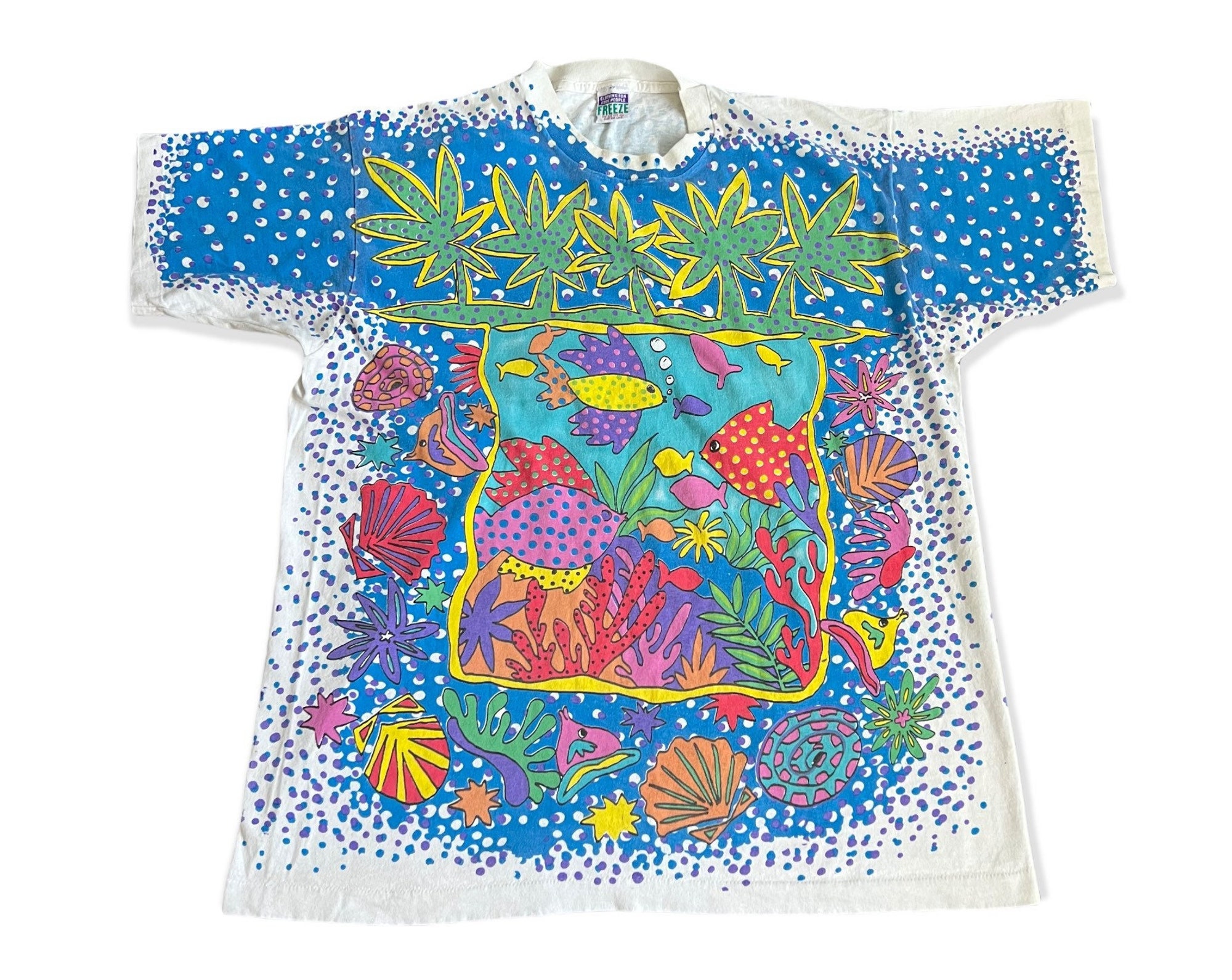 Discover Vintage 90s Tropical Coral Reef Underwater T-Shirt