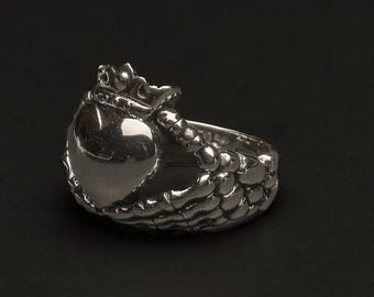 Sterling Silver Skeleton Hand Claddagh Ring: Unique Irish Design
