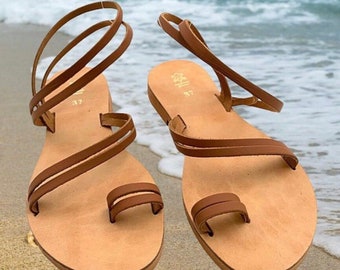 strappy toe ring sandals