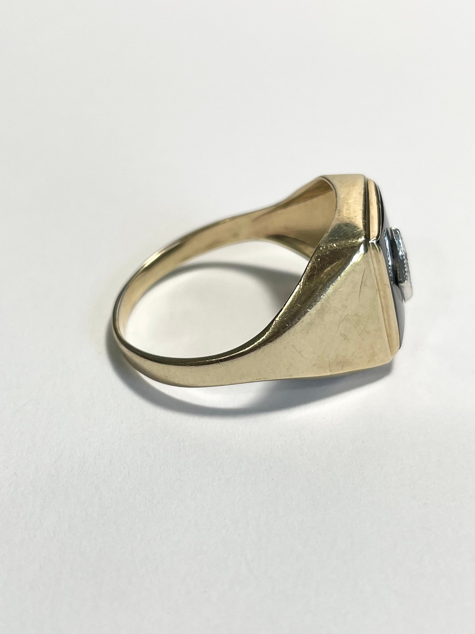 retro 10 black and gold