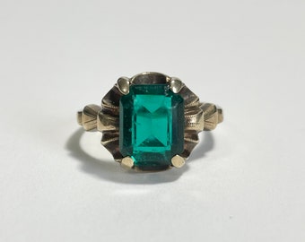 Vintage 10k Gold - Art Deco Era - Simulated Emerald Green Glass Ring Sz. 8 1/2 - Fine Statement Jewelry - 1930s