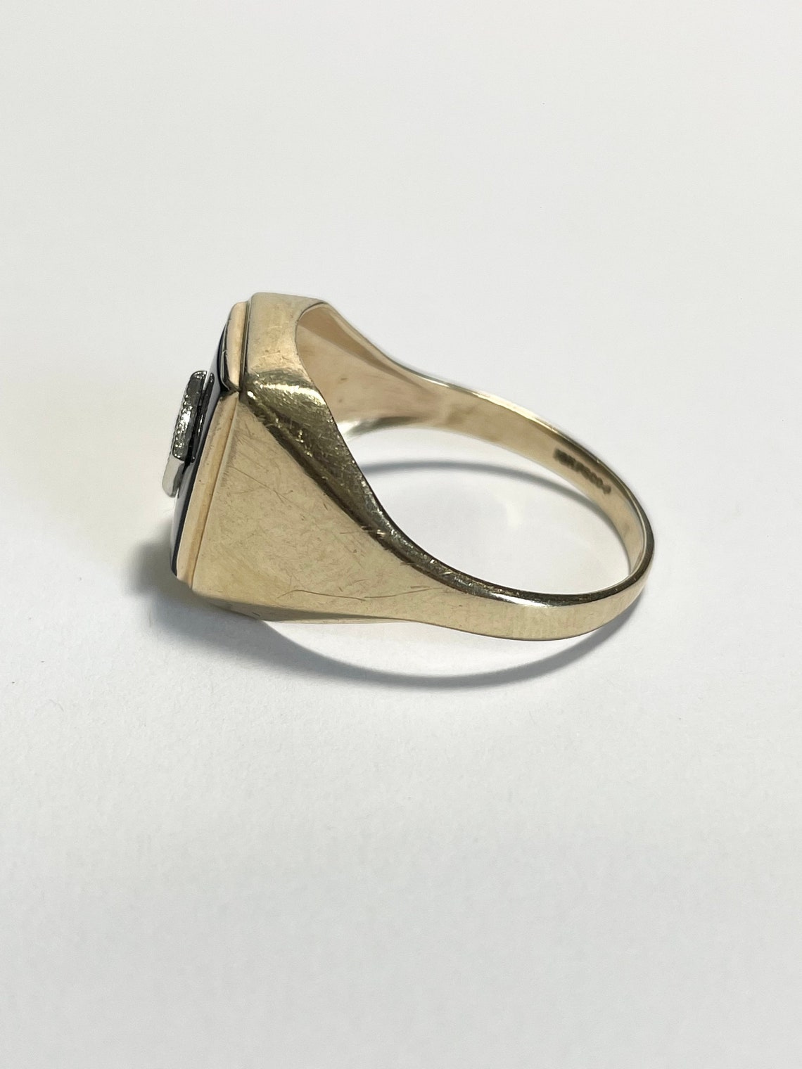 retro 10 black and gold