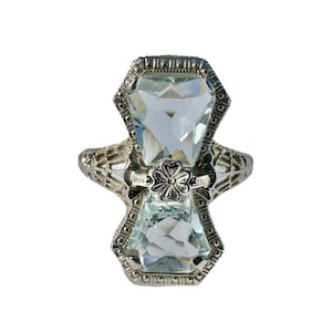 1920s Art Deco Aquamarine Ring: Filigree 14k White Gold, Size 7
