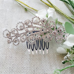 Beautiful Crystal Hair Comb / Bridal Hair Accessory / Wedding / Bride / Gift
