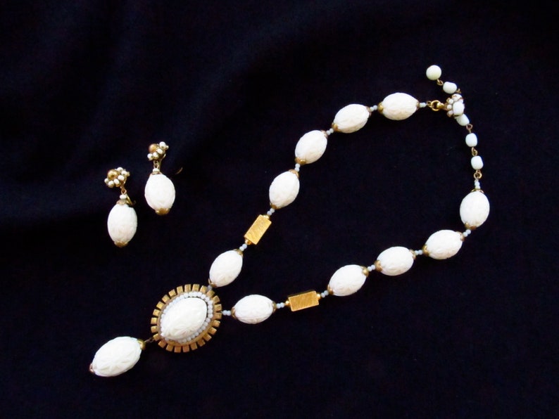 Miriam Haskell Necklace /& Earrings Demi Parure Set Cream Colored Lucite and Gold Tone