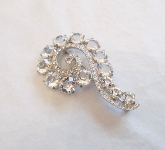 Vintage Brooch Crystal Clear Open Backed Rhinesto… - image 4