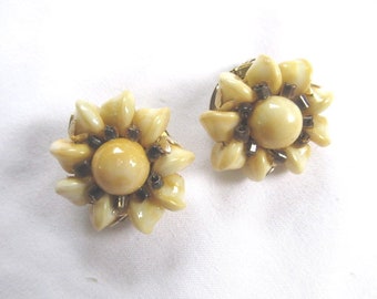 Beige Bead Clip Earrings Cluster Miriam Haskell Style