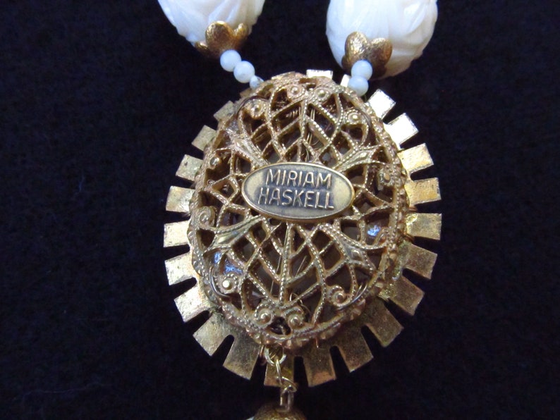 Miriam Haskell Necklace /& Earrings Demi Parure Set Cream Colored Lucite and Gold Tone