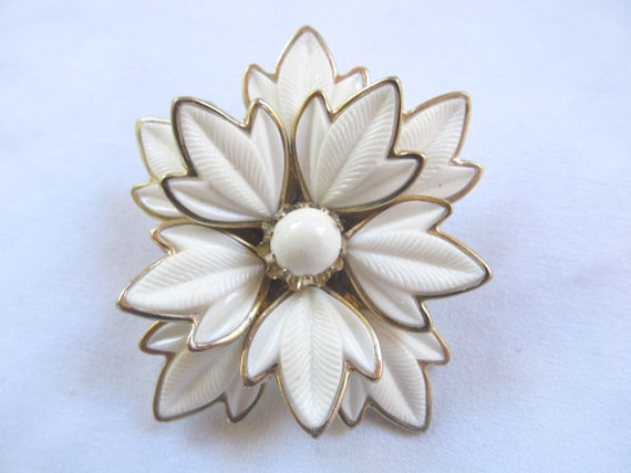 Coro Floral Brooch White Lucite in Gold Tone - image 1