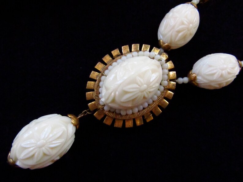 Miriam Haskell Necklace /& Earrings Demi Parure Set Cream Colored Lucite and Gold Tone
