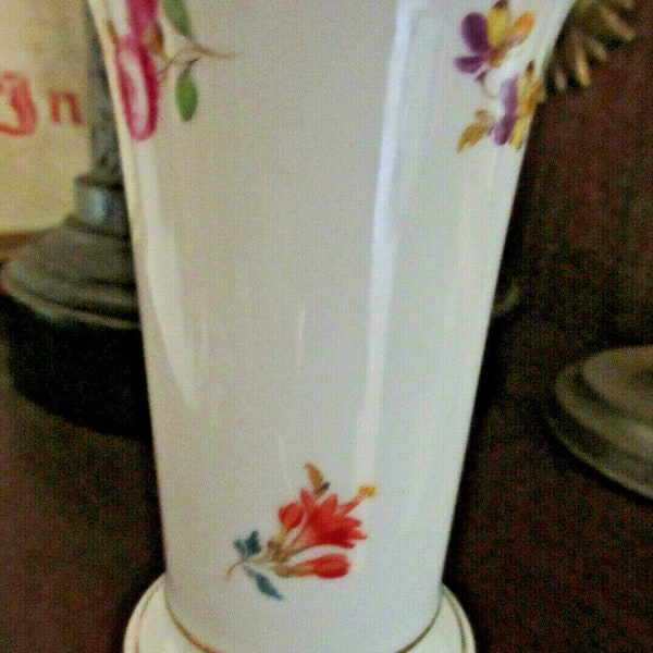 Meissen Porzellan Vase Trichter Form weiß Streublume mit Goldrand 1. Wahl c 10cm