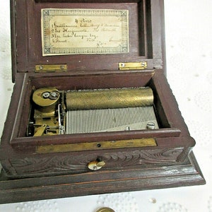 antike Walzen-Spieluhr Spieldose 4 Melodien Holzgehäuse ca. 1850 Walzenspieluhr Storch Spieluhr music box
