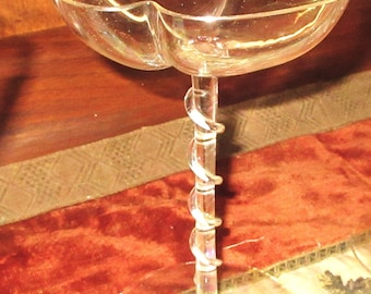antikes ausgefallenes + seltenes Sektglas Sektschale opake Schale verdreht Stiel Sekt Glas