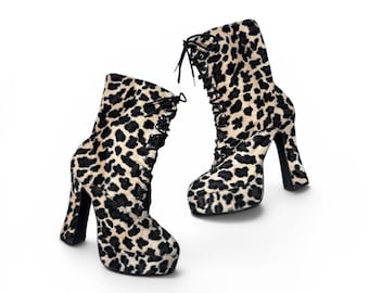 Vintage 1990s Fuzzy Faux Fur Leopard Platform 5” Chunky Heeled Boots 8.5 9 Vintage 90s Punk Rocker Grunge Cyber Punk  Heeled Leopard Boots