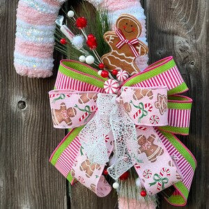 Whereable Art Alligator Candy Cane Door Hanger