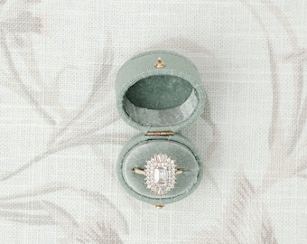 Sage/Eucalyptus Green Linen Oval Ring Box Gold Clasp, Antique Ring Box, Vintage Ring Box, Petite Ring Box, Engagement Ring, Clasp with Hinge
