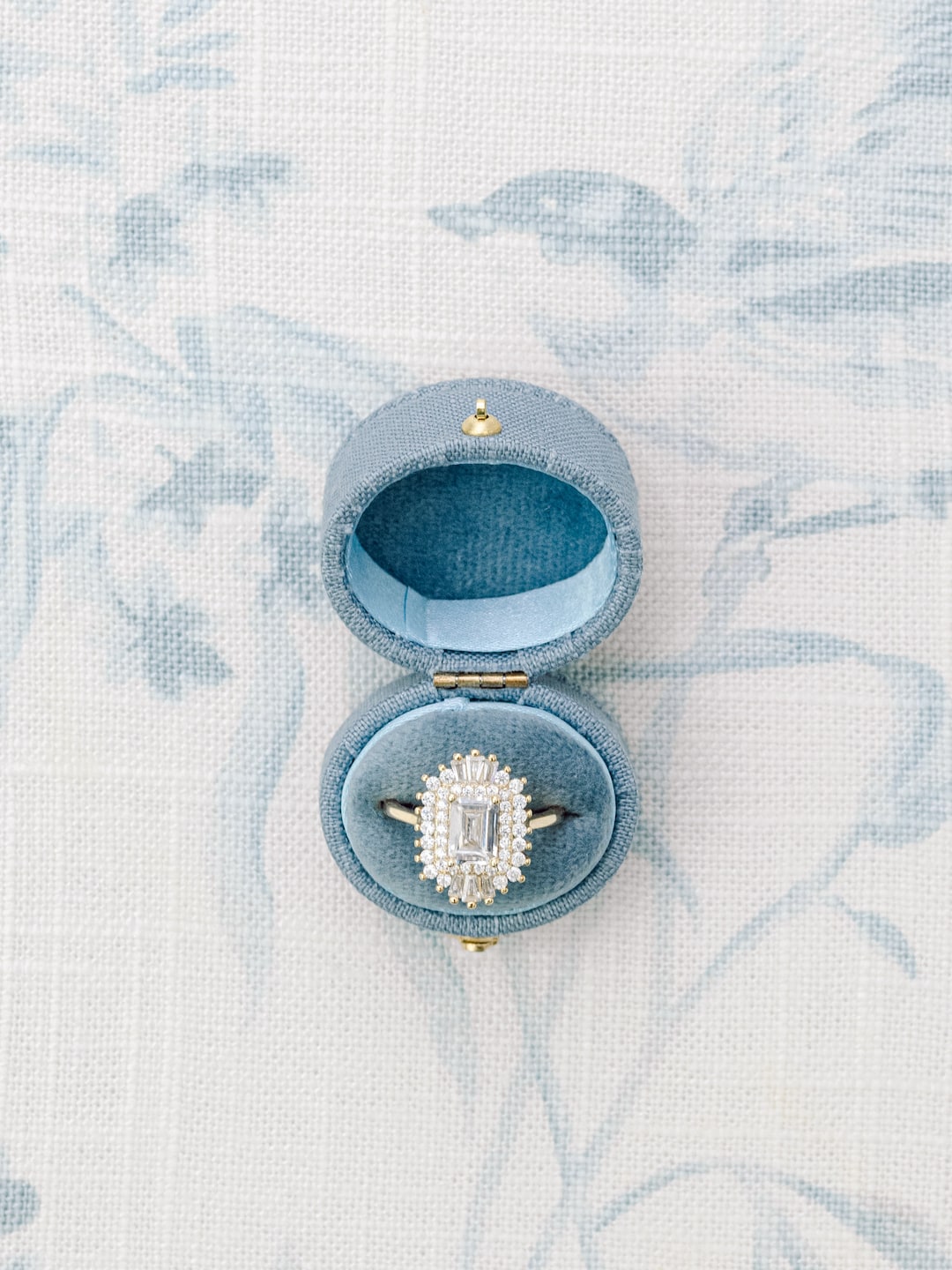 Dusty Blue Linen Oval Ring Box with Gold Clasp, Antique Ring Box, Vintage Oval Ring Box, Petite Ring Box, Engagement Ring Box, Gold Clasp