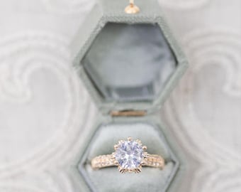 Eucalyptus Linen Hexagon Ring Box Gold Clasp, Antique Ring Box, Vintage Ring Box, Petite Ring Box, Engagement Ring, Clasp with Hinge