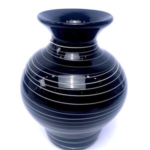 Vintage Japanese Kamei American Group Mid-Century Art Glass Vase in Blue/Black with White Swirl