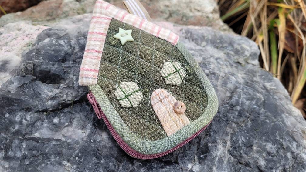 Tiny House Key Pouch Holder, Coin Purse Pattern, Patchwork Quilting ...