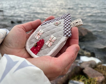 Tiny House key pouch holder, coin purse pattern, Patchwork Quilting Hand Sewing tutorial, Downloadable PDF Digital