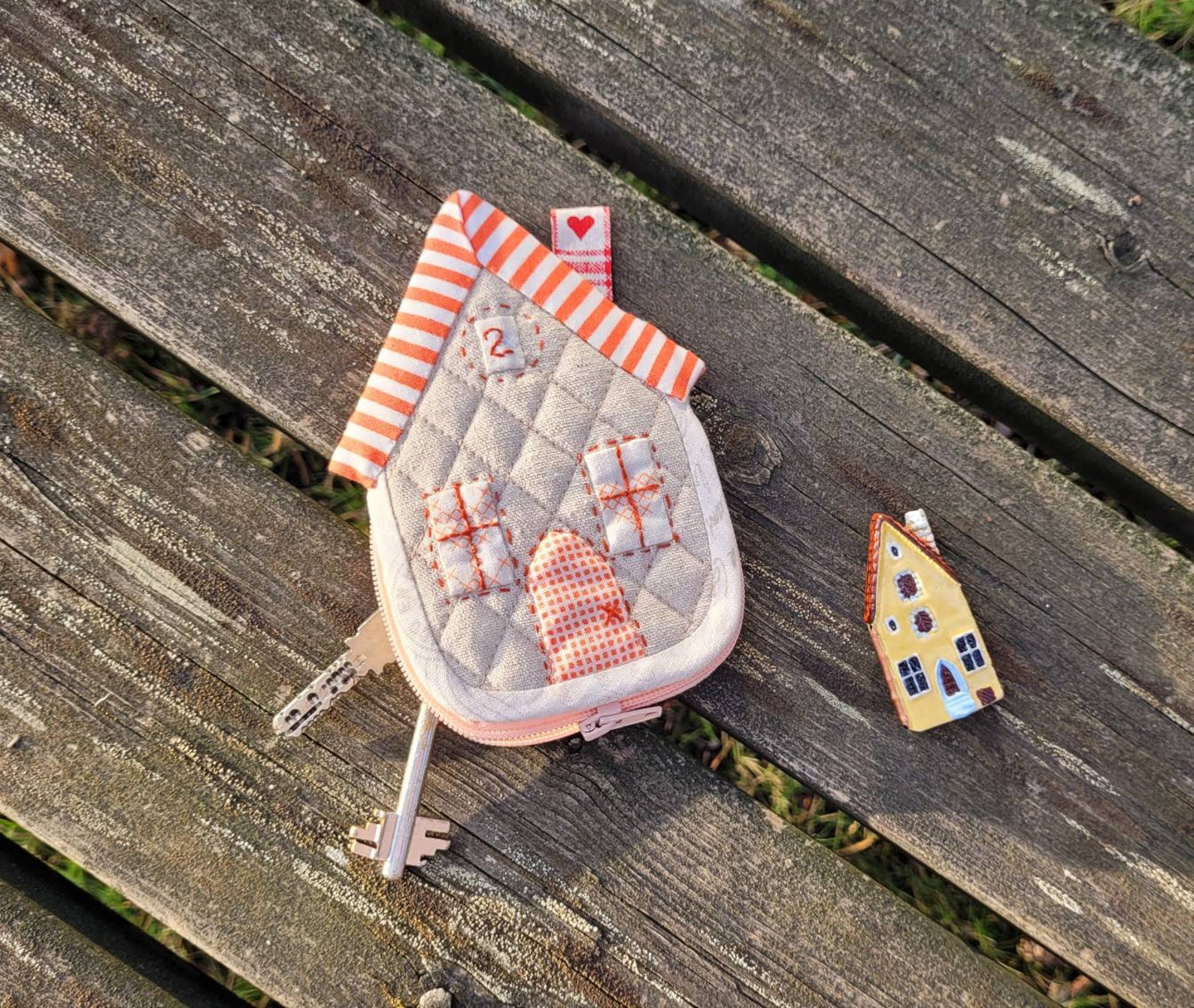Tiny House Key Pouch Holder, Coin Purse Pattern, Patchwork Quilting ...