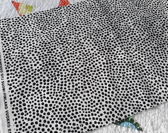 Marimekko Polsterstoff Pirput Parput, moderne schwarz weiß Punkte abstrakt geometrisch skandinavische Designer Leinwand