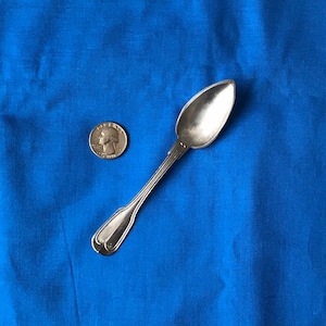 18th-19th Century French Fiddle-and-Thread Pewter Tea Spoon