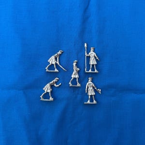 Semi-Flat Artillery Cannon Crew - 18th Century Toy Soldiers