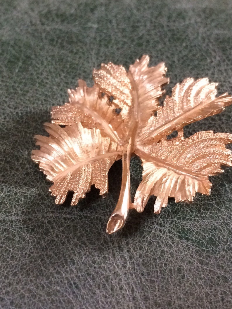 Vintage Leaf Brooch Matte Gold Pin Vintage Brooch Leaf Pin Etsy