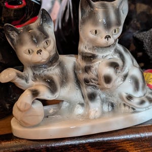 Black gray cats figurine ceramic carl scheidig england english cat kitten
