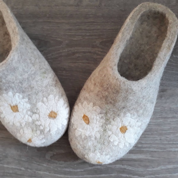 Natural wool eco felted slippers ,color  sand