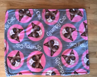 Grumpy Cat Pet Bed -- Medium