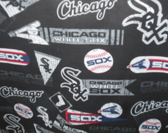 Chicago White Sox adult bib/clothing protector/dining scarf