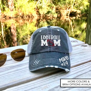 Casquette de maman de football - numéro personnalisé - nom personnalisé - casquette de camionneur en détresse - casquette de papa - paillettes - cadeaux pour une maman de football - cadeau de football image 4