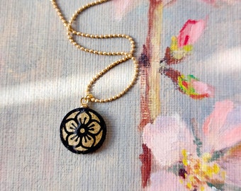 Sakura cherry blossom necklace, japanese Flower necklace, black and gold paper pendant, matching jewels Japanese design