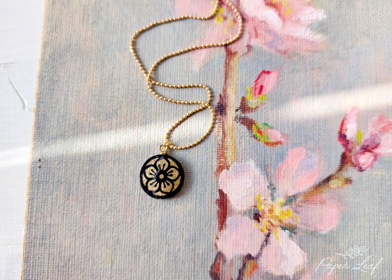 Sakura cherry blossom necklace, japanese Flower necklace, black and gold paper pendant, matching jewels Japanese design image 1