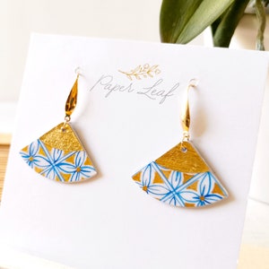 Japanese triangle fan earrings, lightweight painting paper earrings geometric Shippou motif, blue and gilding foil earrings zdjęcie 4