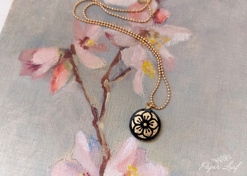 Sakura cherry blossom necklace, japanese Flower necklace, black and gold paper pendant, matching jewels Japanese design image 4