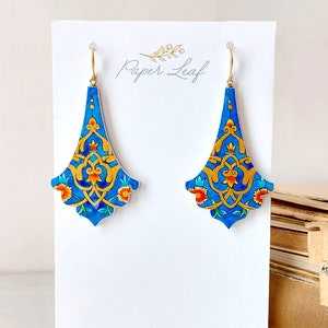 Statement luxury Arabesque dangle earrings, painted illuminated tezhip paper earrings, intricate gilding miniature painting floral dangle afbeelding 5