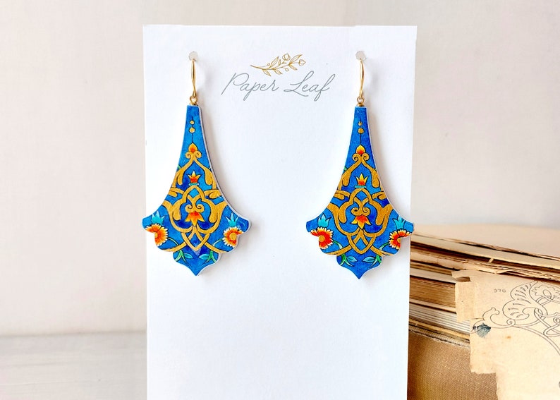 Statement luxury Arabesque dangle earrings, painted illuminated tezhip paper earrings, intricate gilding miniature painting floral dangle afbeelding 5