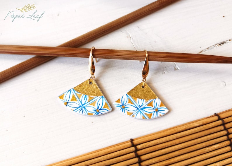 Japanese triangle fan earrings, lightweight painting paper earrings geometric Shippou motif, blue and gilding foil earrings zdjęcie 1