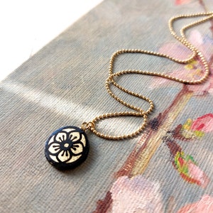 Sakura cherry blossom necklace, japanese Flower necklace, black and gold paper pendant, matching jewels Japanese design image 2