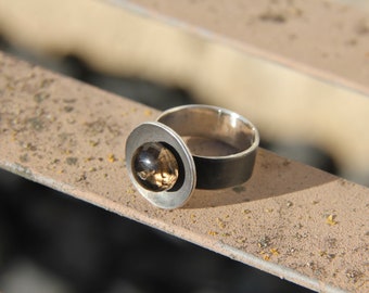 Geschwärzter Ring aus 925/Silber mit Rauchquarz und 750/Gold
