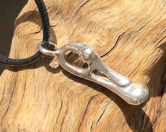 Canard celtique en argent 925 - amulette en argent en forme d'oiseau avec lanière en cuir