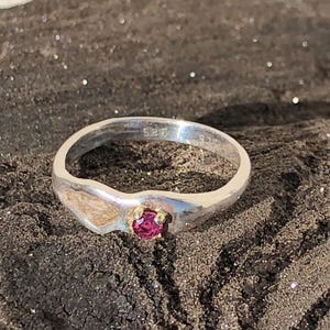 Rubin Ring mit 925 Silber und 585 Gold - zierlicher bicolor Rubinring