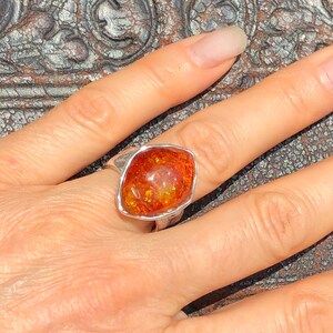 Bague en ambre massif, fabriquée en argent sterling 925 - bague en argent avec ambre lumineux image 4