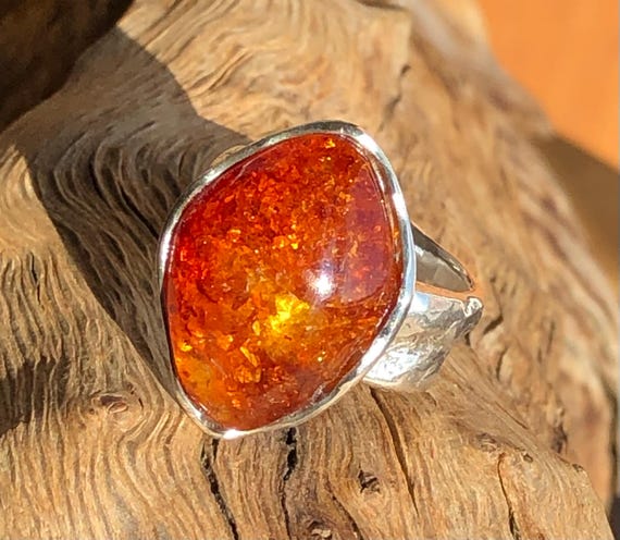 Massiver Bernstein Ring aus Silber 925 - Silberring mit leuchtendem Bernstein