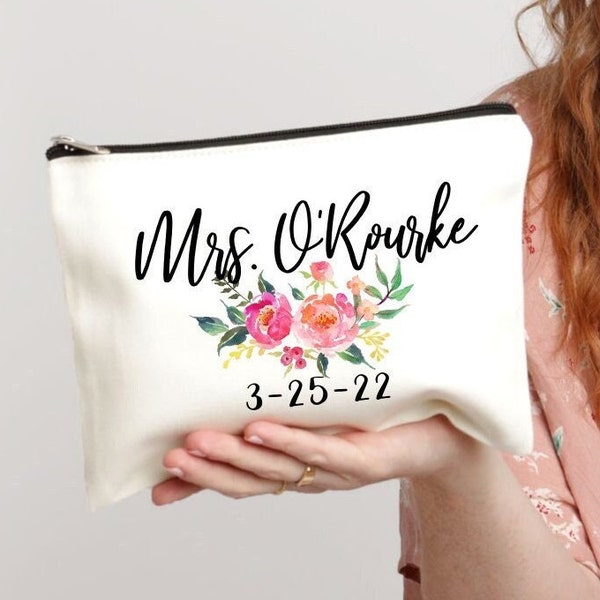 Bride Makeup Bag, Bridal Gift, Personalized Wedding Gift, Bridal Shower Gift, Bride Gift, Makeup Bag, Wedding Gift, Bridal makeup Bag, Bride