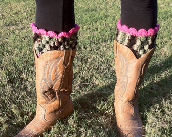 Women's Crochet Boot Cuffs with Scallop Trim (Pink/Camoflauge)